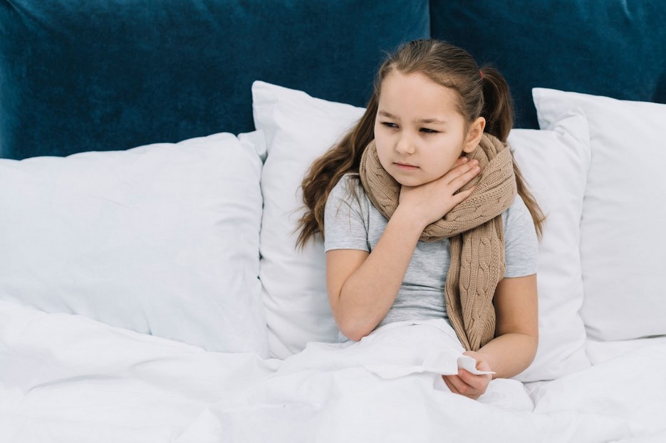 علاج التهاب الحلق للاطفال